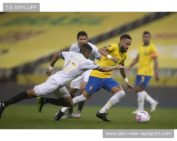 内马尔穿裆过人再现经典，巴黎全场欢呼